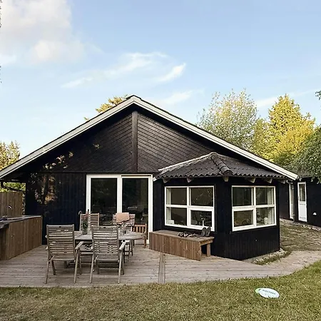 A Soulful Summer House Near Hornbaek Semesterbostad Dronningmølle