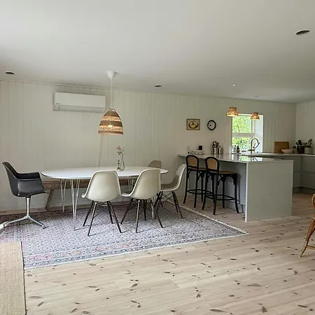 A Soulful Summer House Near Hornbaek Semesterbostad Dronningmølle